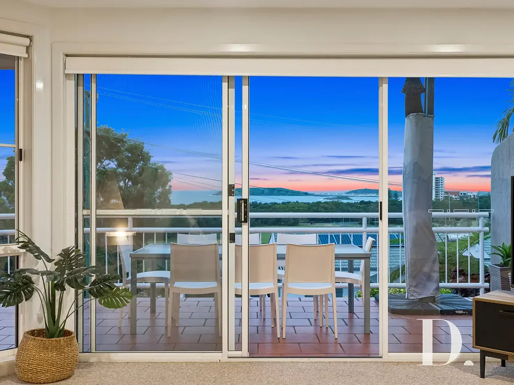 Coffs Harbour 5chambre Elevated Coastal Luxury with Sweeping Ocean & Island Views