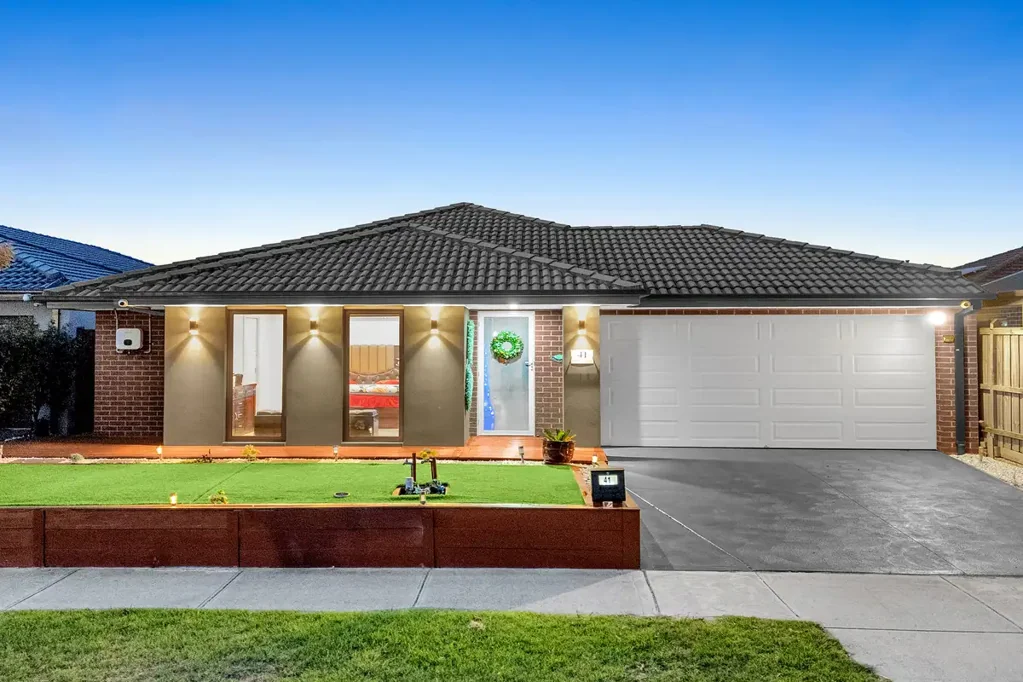 Officer 5Kwarto Spacious Family Living with Multiple Living Zones & Exceptional Outdoor Entertaining