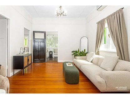 8 Dobbs Street, The Range, QLD 4700, 2 Kuwarto, 1 Banyo, House