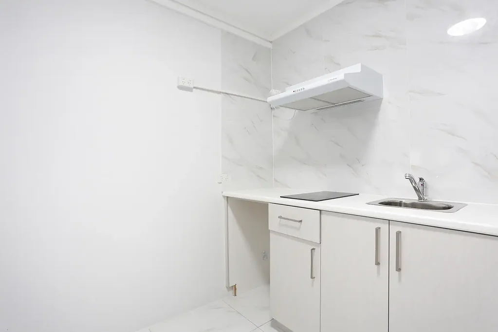 RENOVATED 1 BEDROOM UNIT