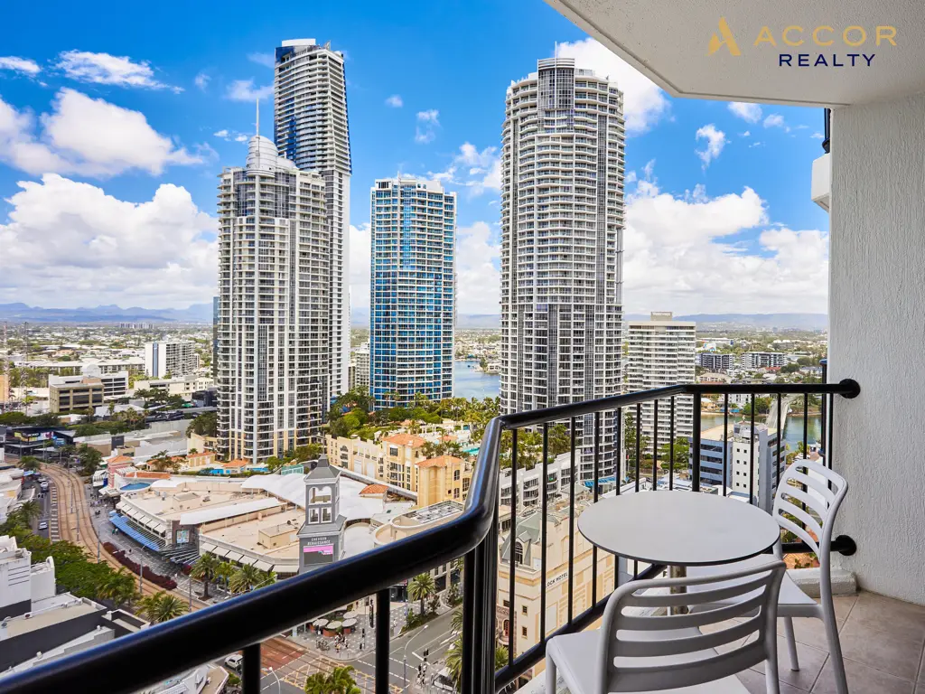 Surfers Paradise 1침실 By The Beach! Surfs Up - Sweeping City Views to Ocean Rare Dual key opportunity with the adjoining apartment 2002 also offered for sale at $239,000