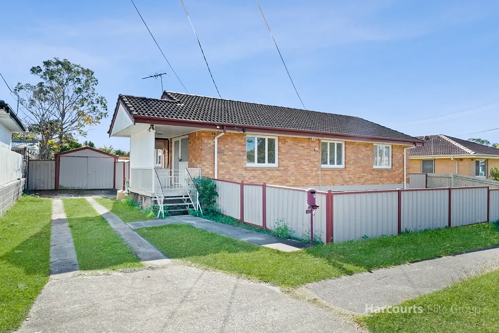 Renovated Home With New Kitchen & Bathroom