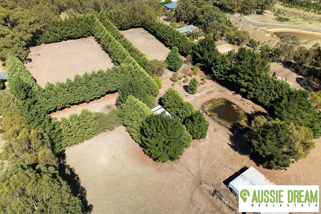 31 Faheys Road, Gordon, VIC 3345