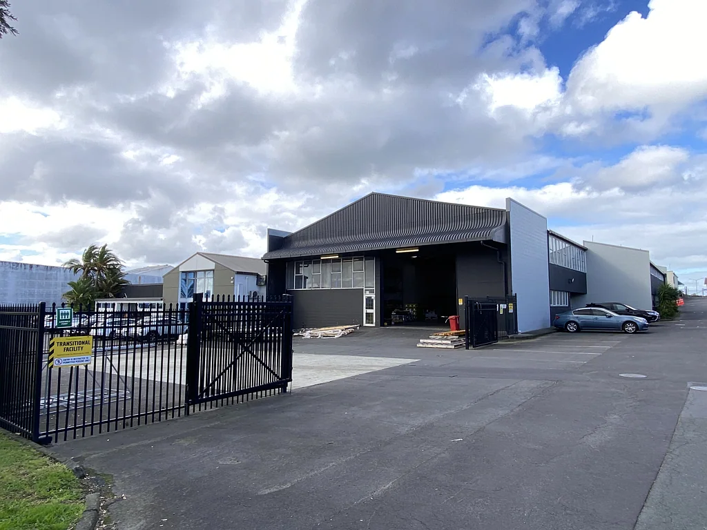 Avondale 867SQM Functioinal Warehouse & Yard on Patiki Road