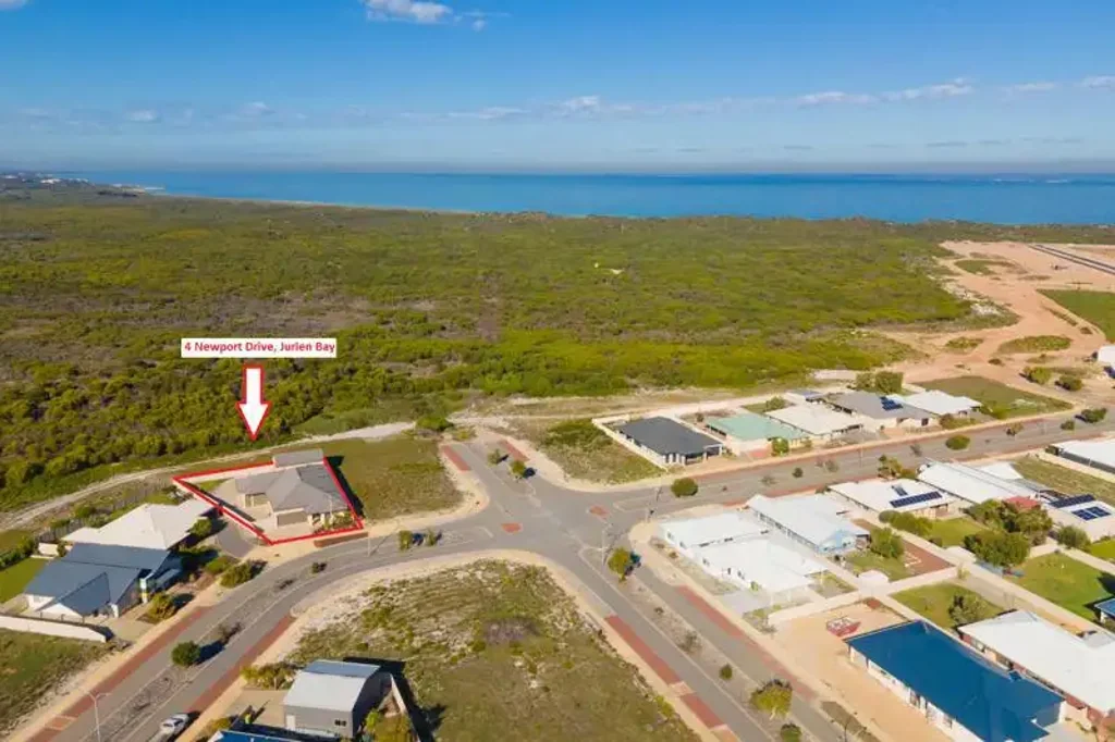 Jurien Bay 4कमरा 4 Newport Drive, Jurien Bay WA 6516 - Quality Built Home with Shed