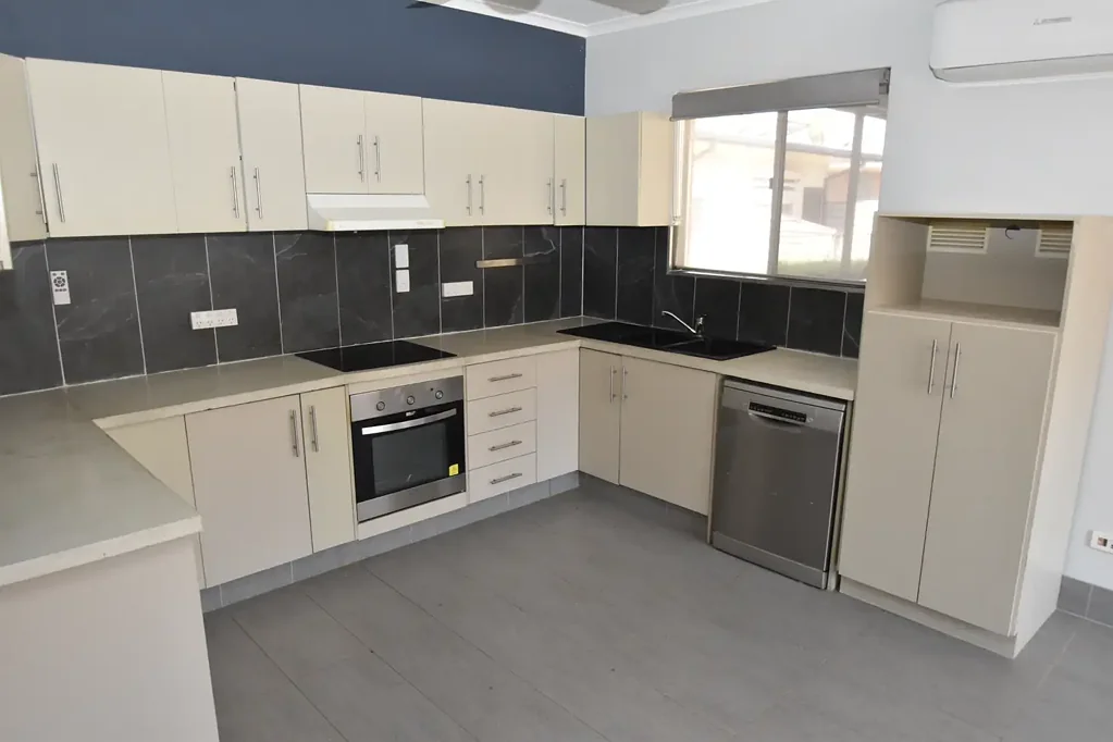 2 Bedroom Unit with View of the Ranges