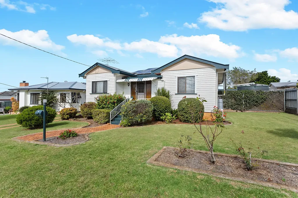 8 Derwak Street, Harristown, QLD 4350