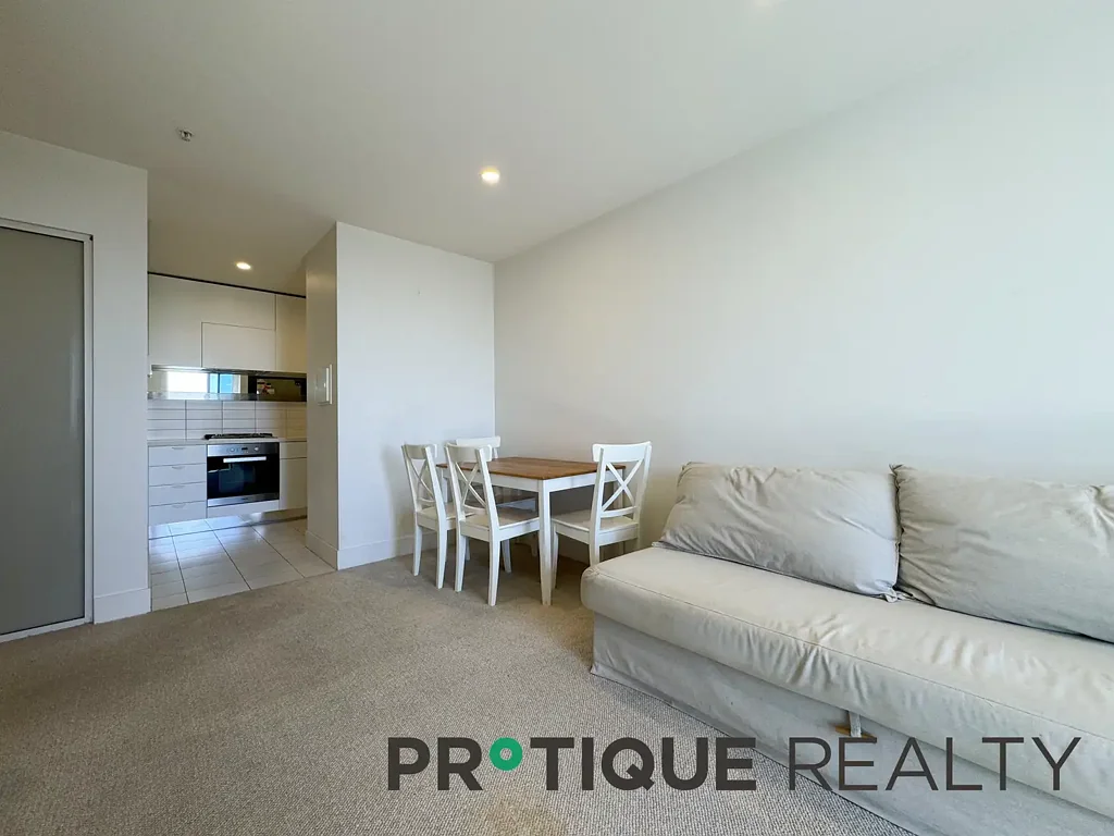 Vision I Furnished 2 Bedroom 1 Bathroom Apartment I Near Victoria Market &Uni Melb