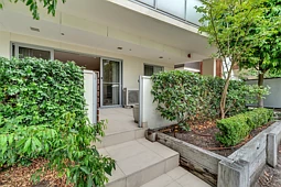 1/33-35 Childers Street, Mentone