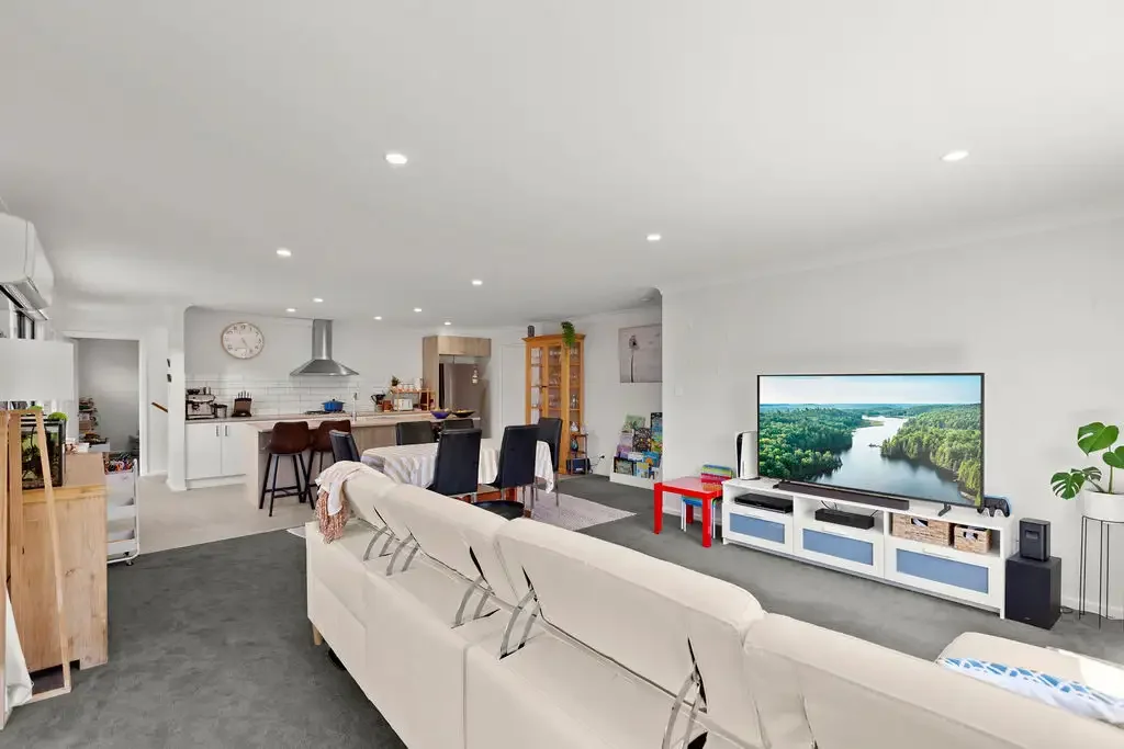 Jindabyne 3બેડરૂમ Modern Luxury in Jindabyne: 3-Bedroom Home with Spacious Rooms and Natural Light!