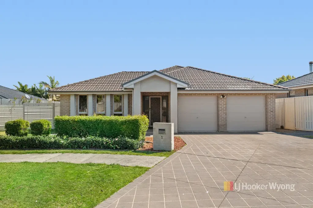 5 Merimbula Place, Woongarrah, NSW 2259