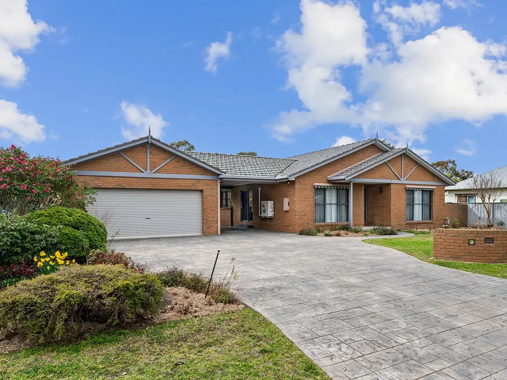 17 Lewis Street, Euroa, VIC 3666