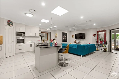 18 WILLOWLEAF CCT, UPPER CABOOLTURE QLD 4510, 4房, 2浴, House