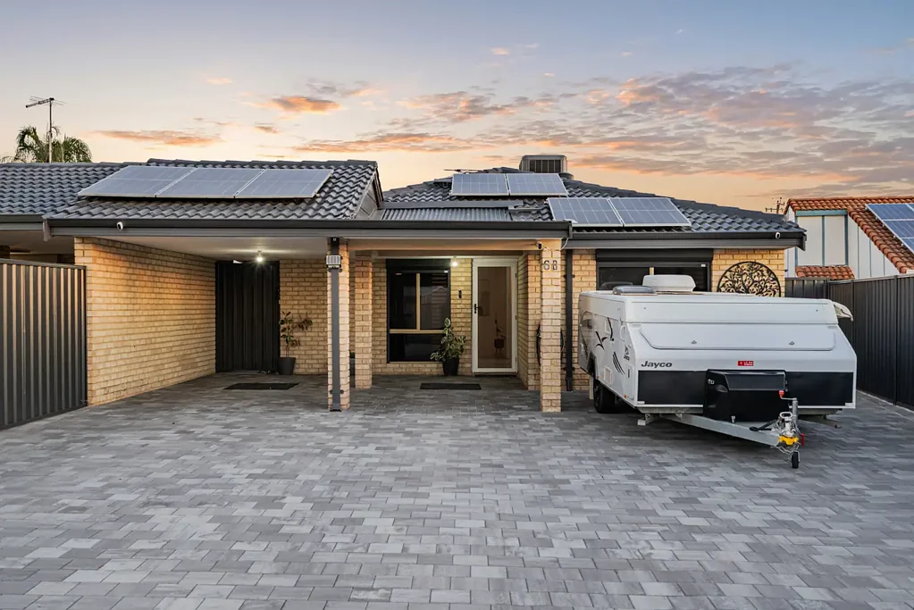 Marangaroo 3房  Parkside Convenience With Incredible Parking & Workshop Flexibility