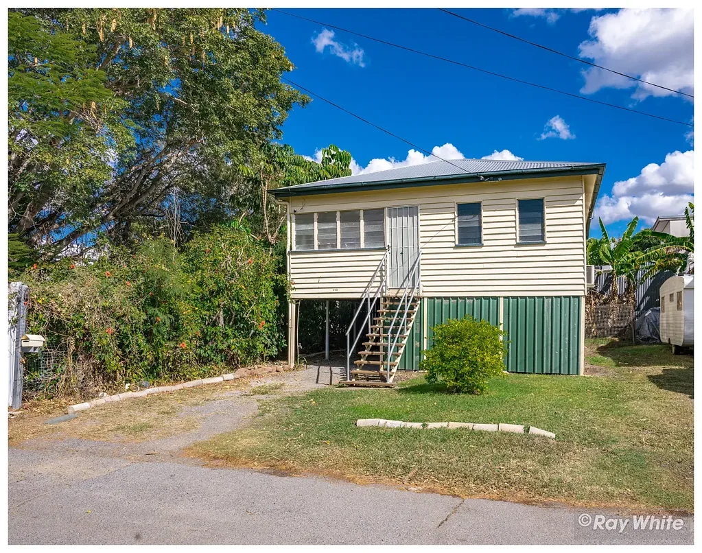 Rockhampton City 2chambre Freshly Renovated Highset Home - Ideal Investment or First Home Opportunity