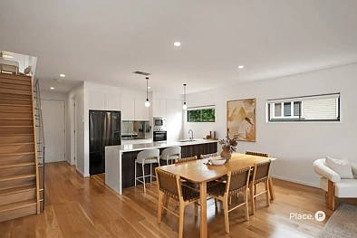 2/32 McDonald Street, Hawthorne, QLD 4171, 4 Bedrooms, 2 Bathrooms, Townhouse