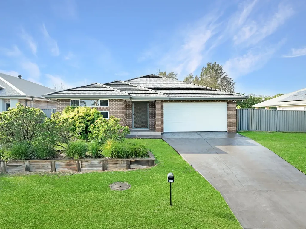 37 Bowerbird Street, South Nowra, NSW 2541