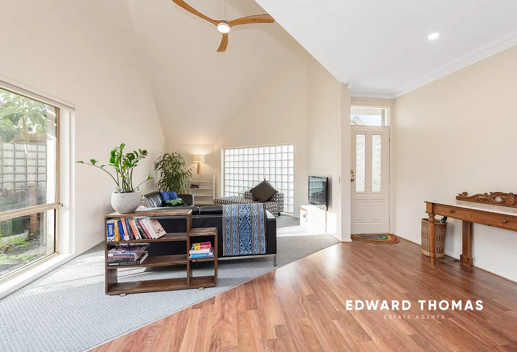Fully Furnished Executive Living in the Heart of Kensington