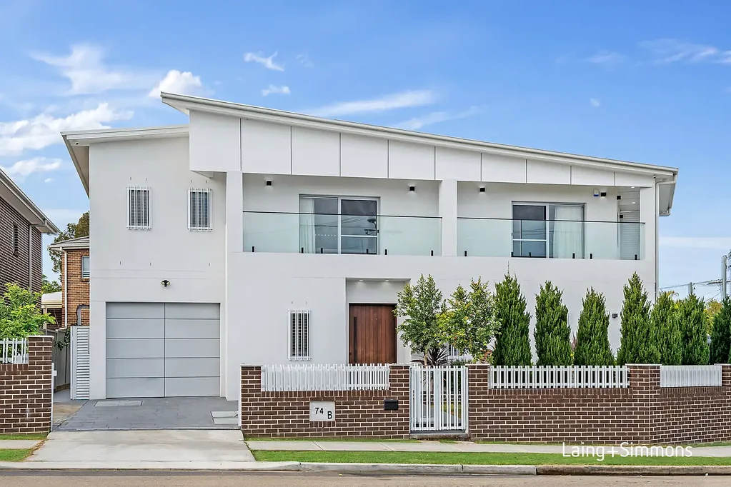 Guildford 5房 现代家庭梦想之选 便利地段 尖端设计 5卧奢居 双砖结构 40mm石台厨房 宽敞卫浴 豪华户外宴客区 一键安防控制系统 步达商圈学校 Near New Luxurious Home in Superb Locale