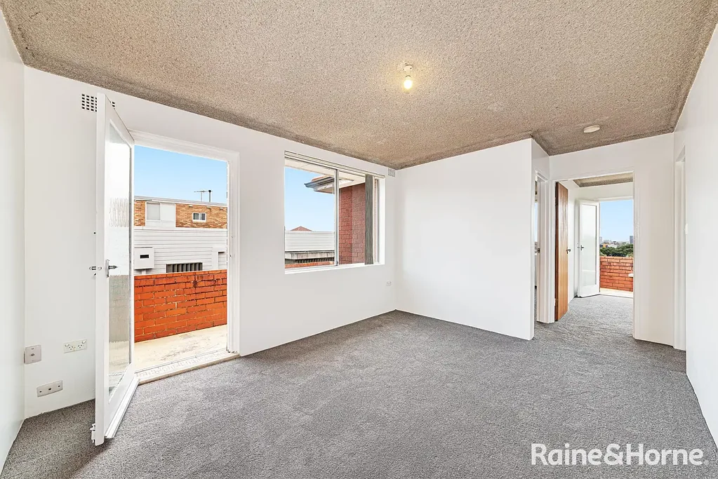 Updated Apartment in Prime Randwick Location