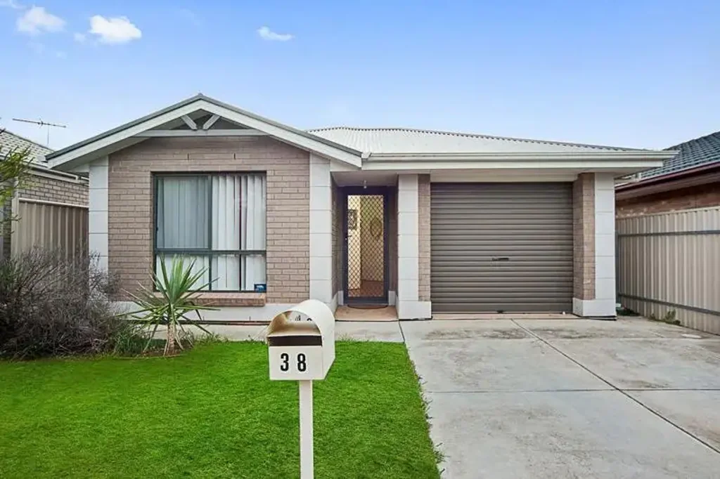 This 3 Bedroom Beauty Awaits You!!!