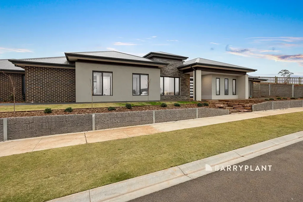Warragul 4房  Architectural Elegance with Unrivalled Views – Waterford Rise Estate