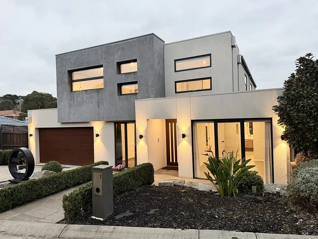 East Doncaster Secondary College & Milgate Primary Zone |  Contemporary 45SQ Family Entertainer