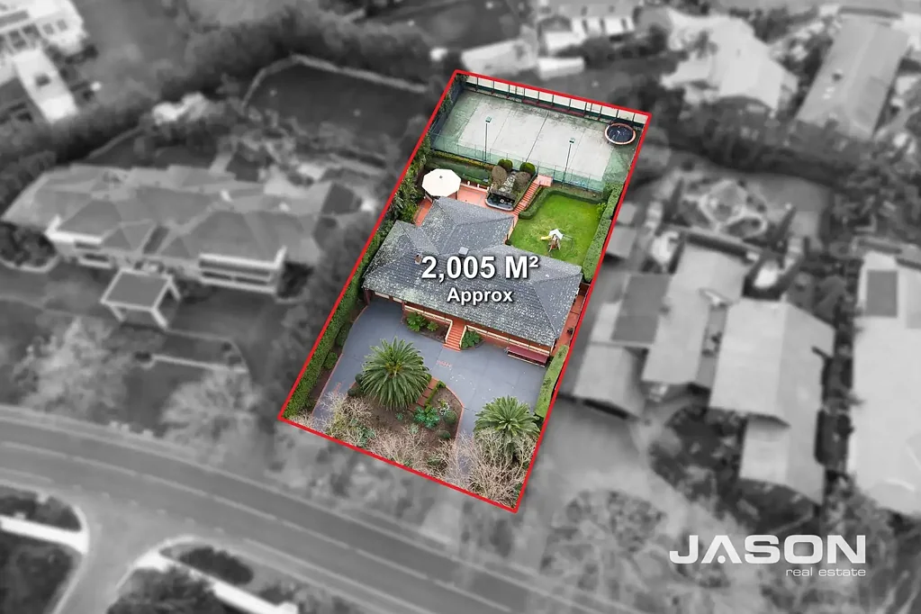 Greenvale 5 Slaapkamer Grand Single-Level Living in Greenvale’s Most Tightly Held Pocket