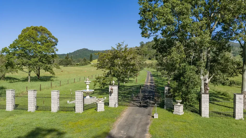 Brooloo 5Zimmer "Jingalea" - A Majestic 198-Acre Agricultural Masterpiece in Brooloo