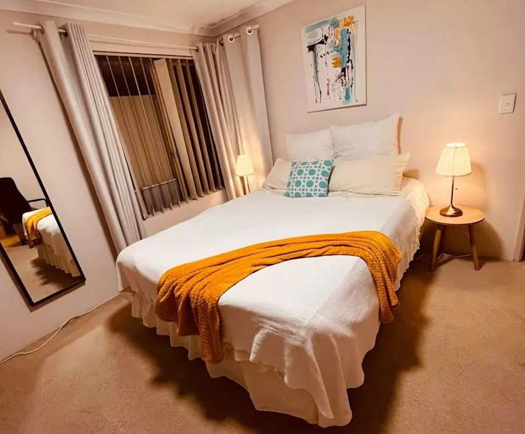 Private Ensuite Room (Queens Cottage) in Joondalup