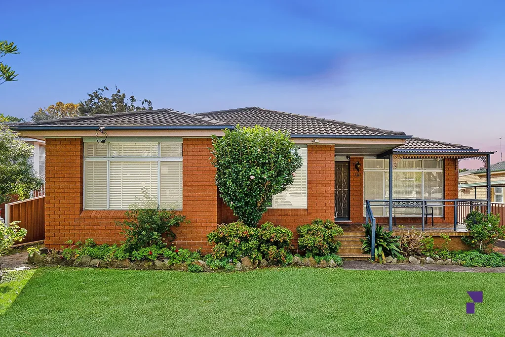 10 Suva Crescent, Greenacre, NSW 2190