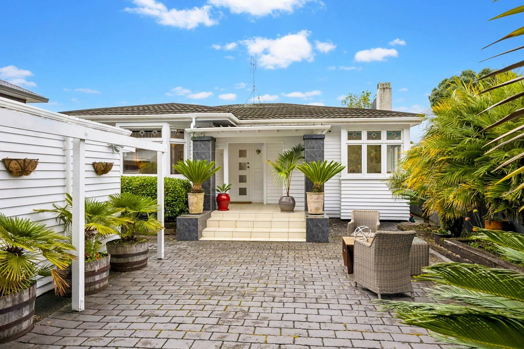Epsom 3غرفة نوم Character home in coveted DGZ