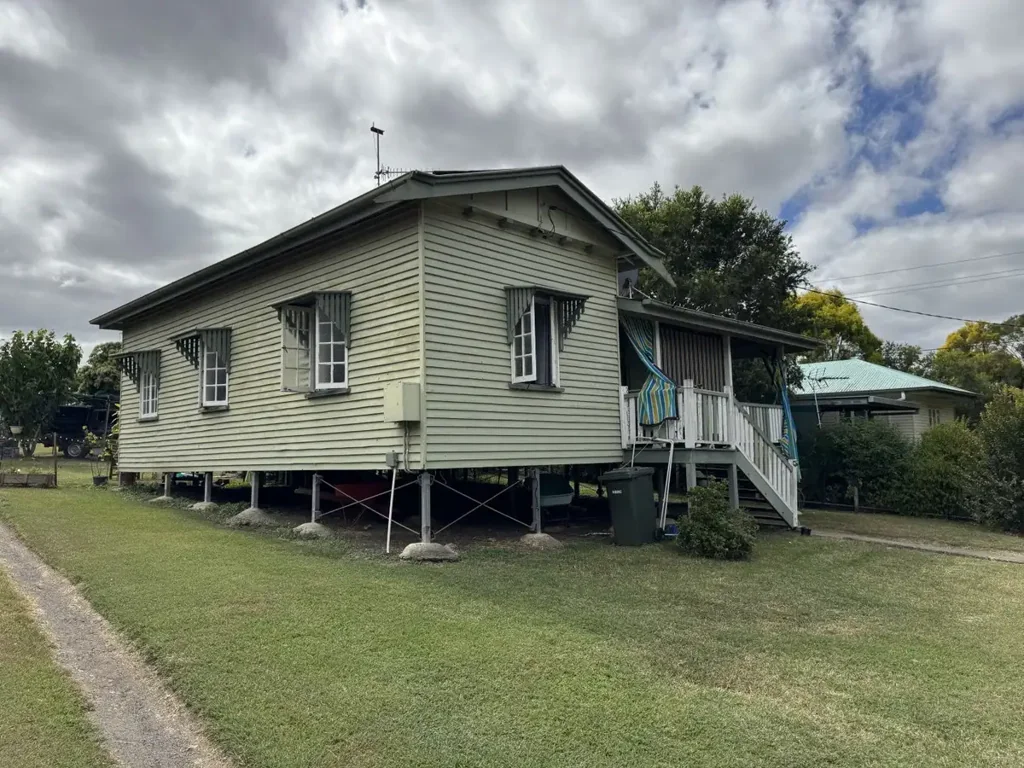 Monto 3房  Queenslander-Style Cottage on Generous Fenced Block