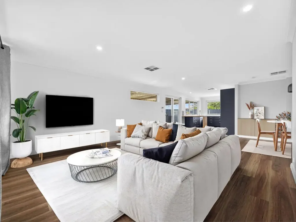 Quinns Rocks 4 Bedroom Coastal Comfort�