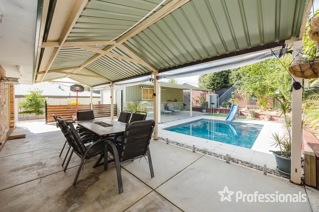 10 Bradford Place, Marangaroo, WA 6064