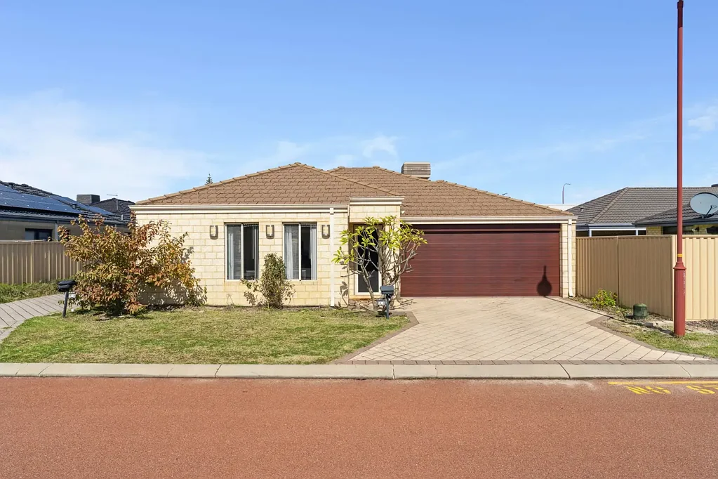 4/3 Paros Lane, Canning Vale, WA 6155