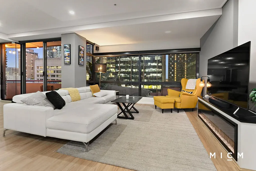 Melbourne 3ਬੈੱਡਰੂਮ Renovated Paris-End Perfection with Captivating Views from a Corner Setting