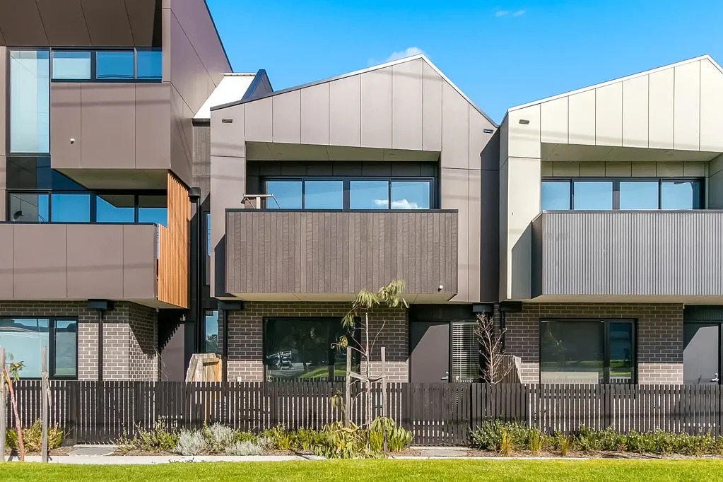 Contemporary Stunner in the Heart of Keysborough!