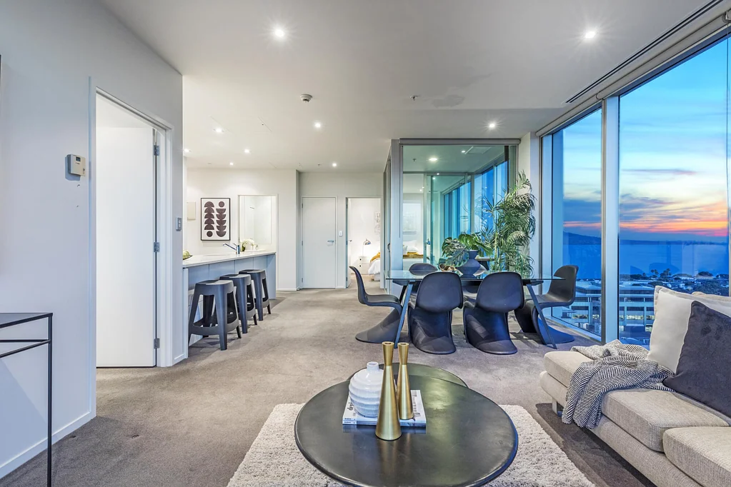 Takapuna 2房  World Class Living with Spectacular Views