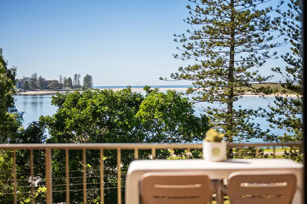 Golden Beach 2બેડરૂમ Beachfront Unit in Central Position