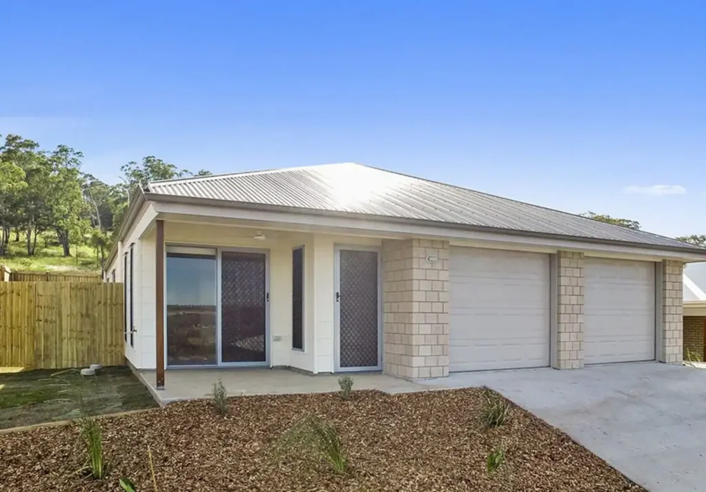 Stylish and Low-Maintenance 3 Bedroom Duplex!