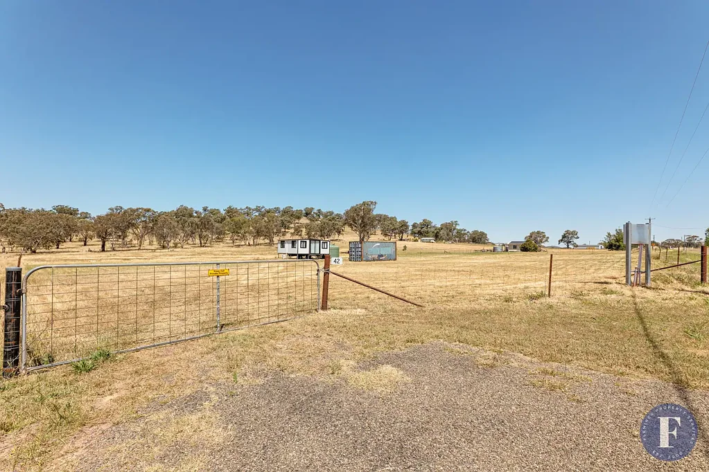 Murringo 1બેડરૂમ Lifestyle Opportunity with Tiny Home in a Peaceful Village Setting
