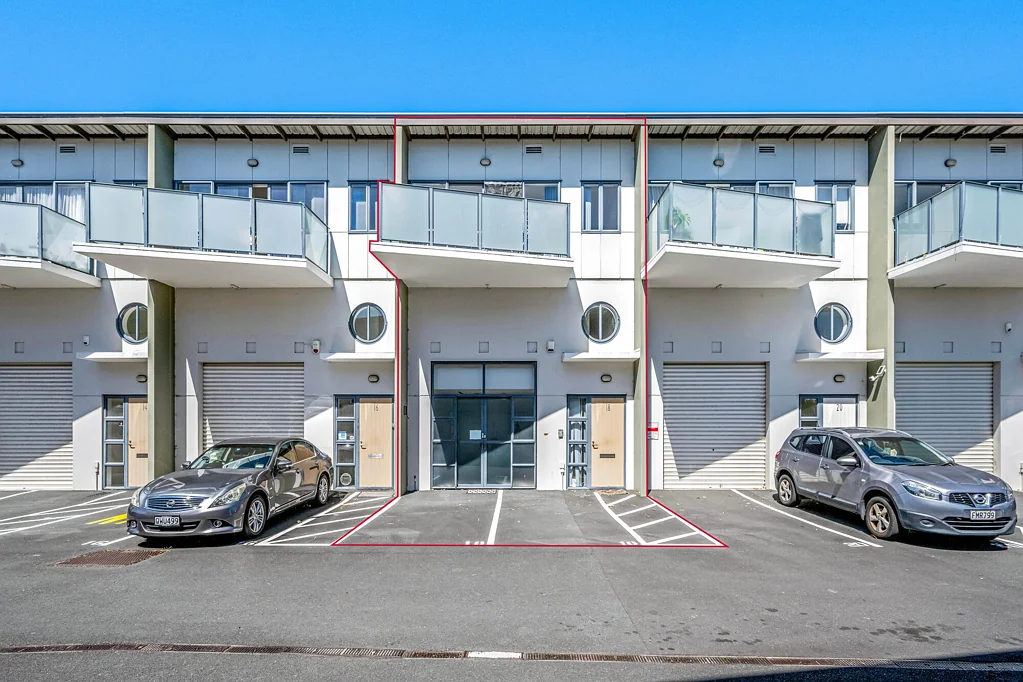 Mount Wellington Tenanted live/work unit