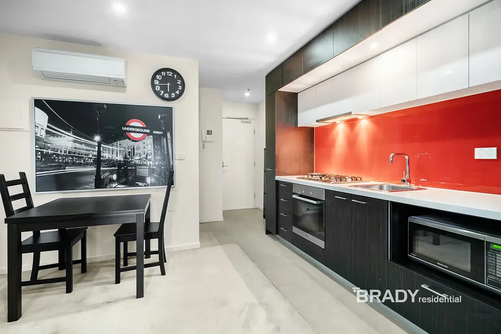 FULLY FURNISHED APARTMENT IN PRIME LOCATION!