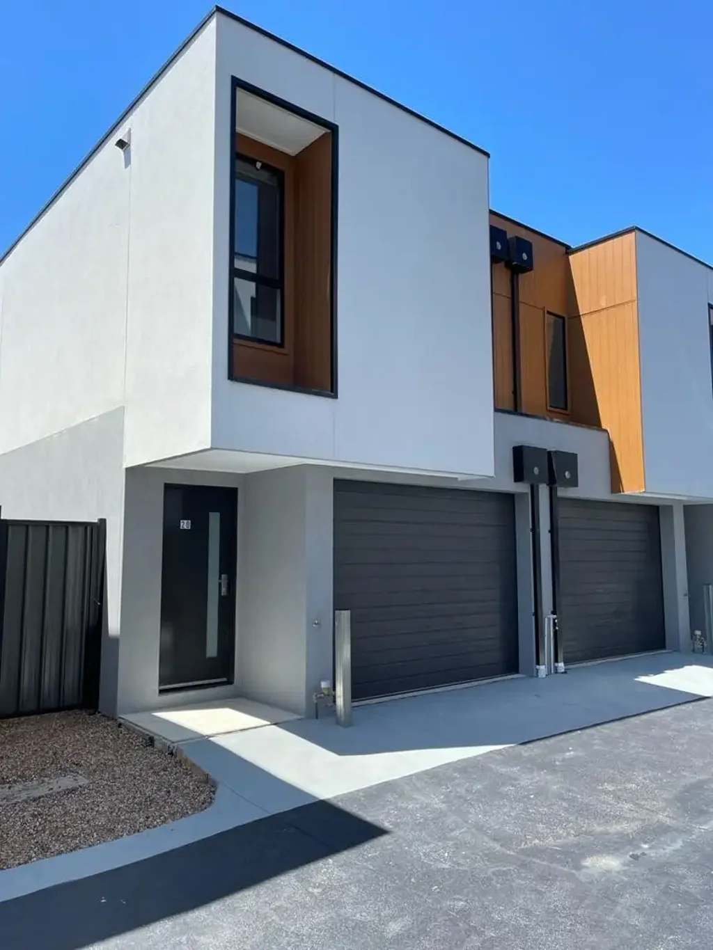 Stylish & Convenient Townhouse Living in the Heart of Lalor