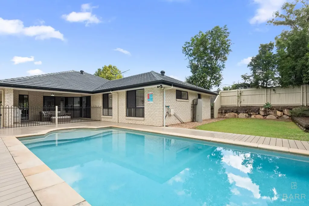 Moggill 4 Bedroom Modern Family Living with Poolside Entertaining!