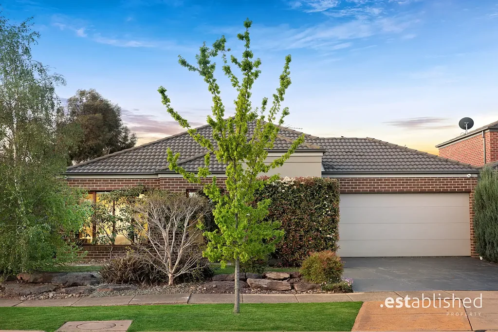 8 Metcalf Way, Point Cook, VIC 3030