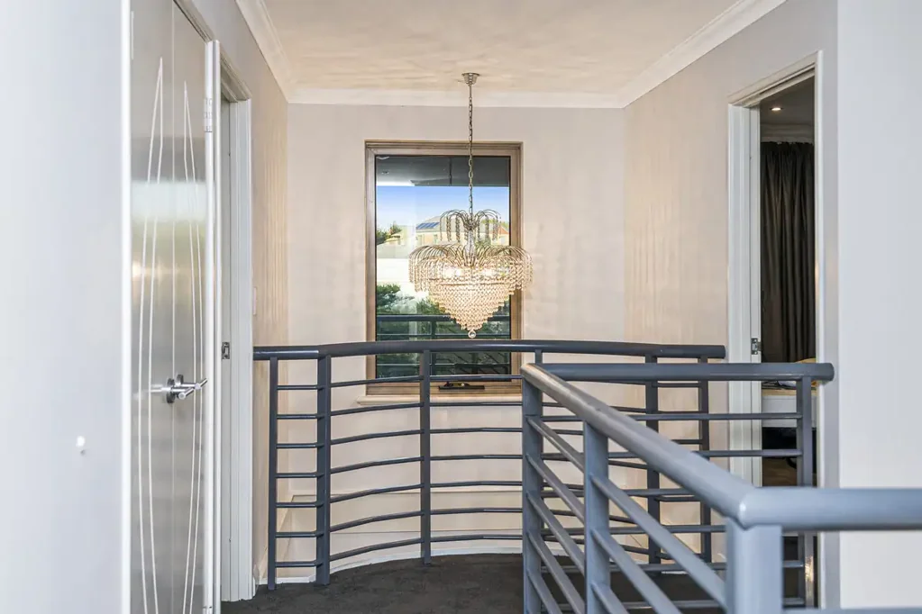 Mindarie 4બેડરૂમ You HAVE To See This One