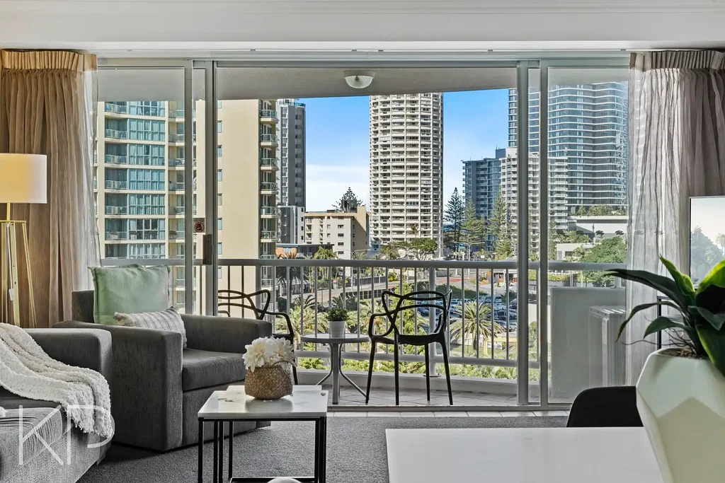 Surfers Paradise 1 Bedroom Golden Investment Opportunity in Budds Beach