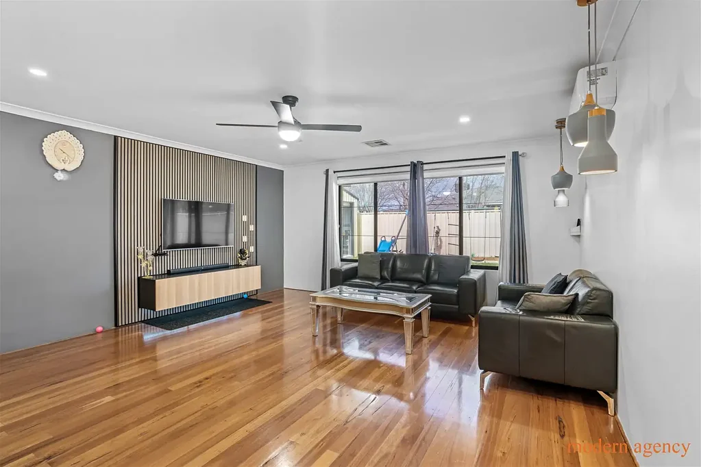 14 Marseille Gardens, Piara Waters, WA 6112